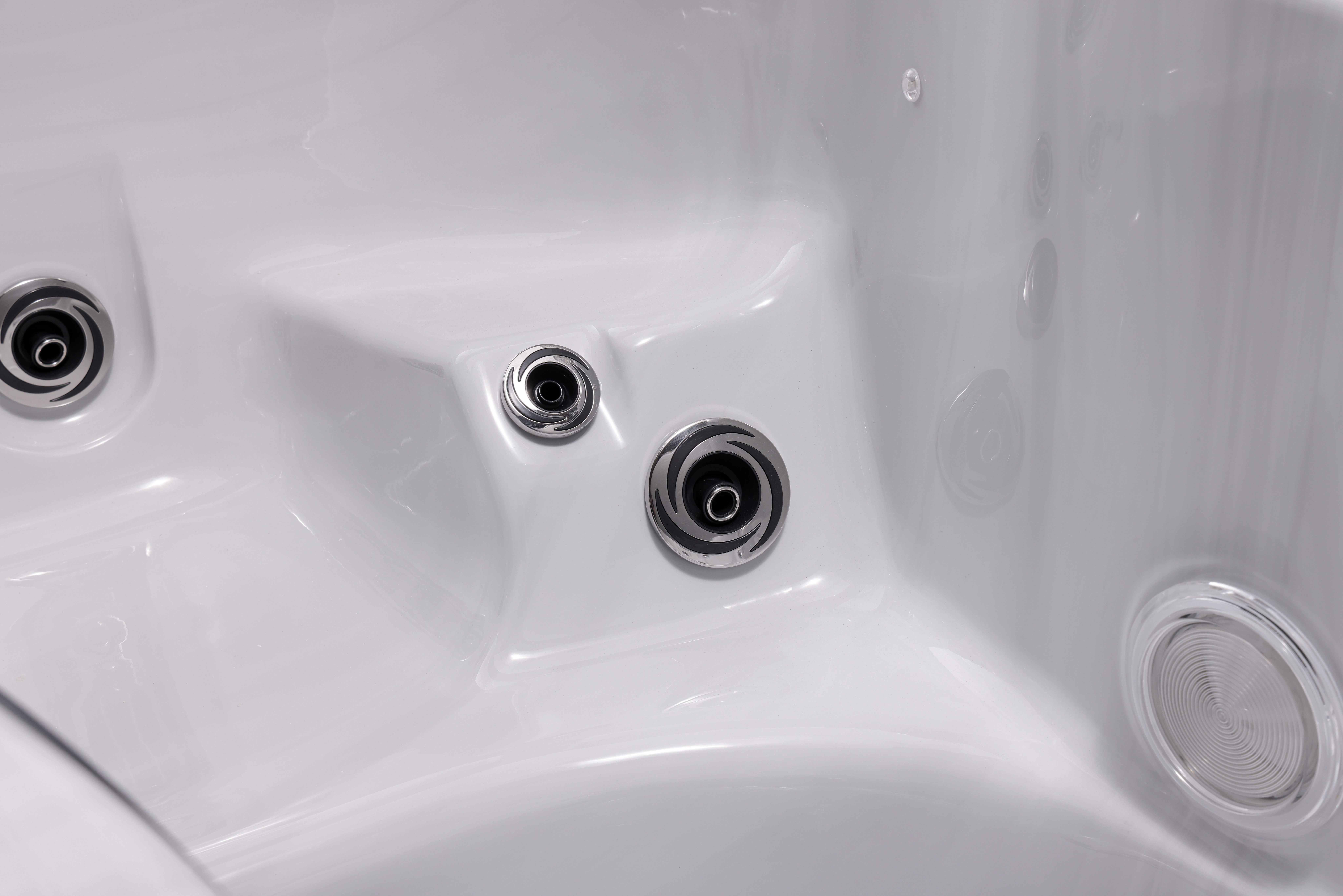 Гидромассажный спа бассейн NordicSpa Vali (Вали) Гидромассажный спа бассейн NordicSpa Vali (Вали)